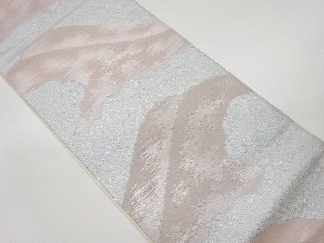 山並みに雲模様織出し袋帯